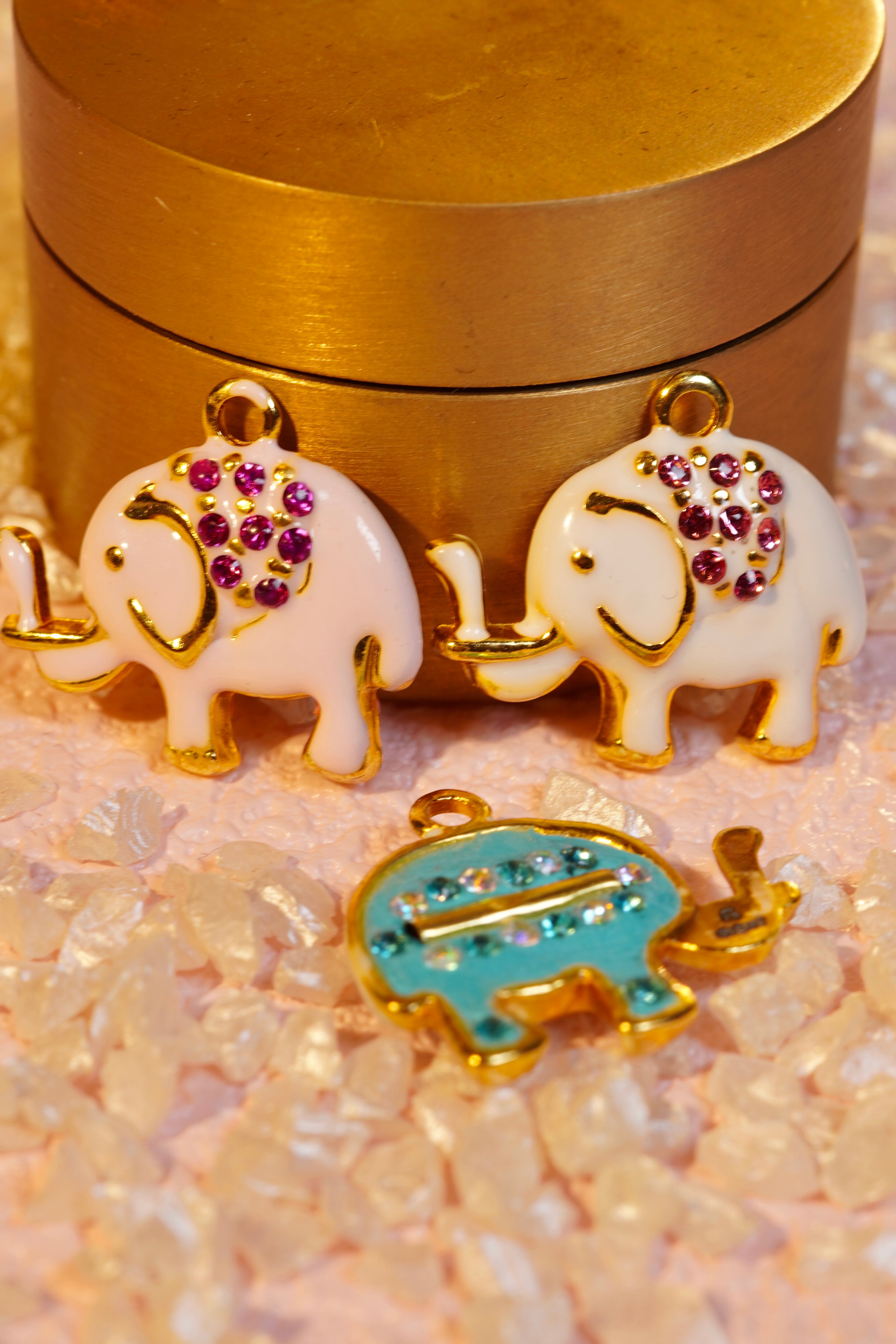 Hundred Million Elephant