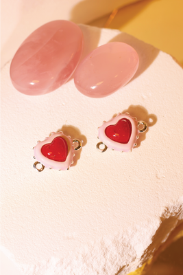 Charmed Affinity in Red Amulet (Pink Case)